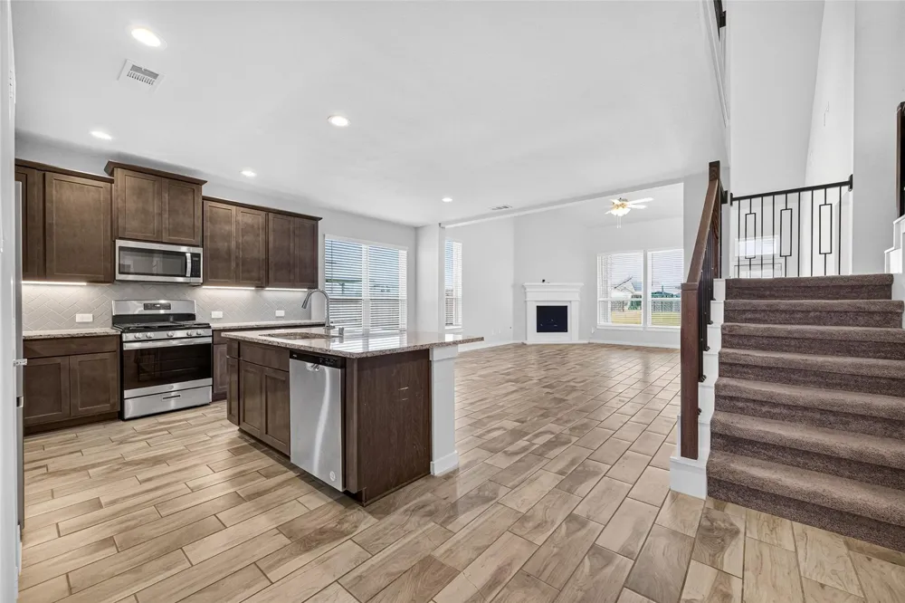 11319 Youngquist Drive Mont Belvieu, TX 77535