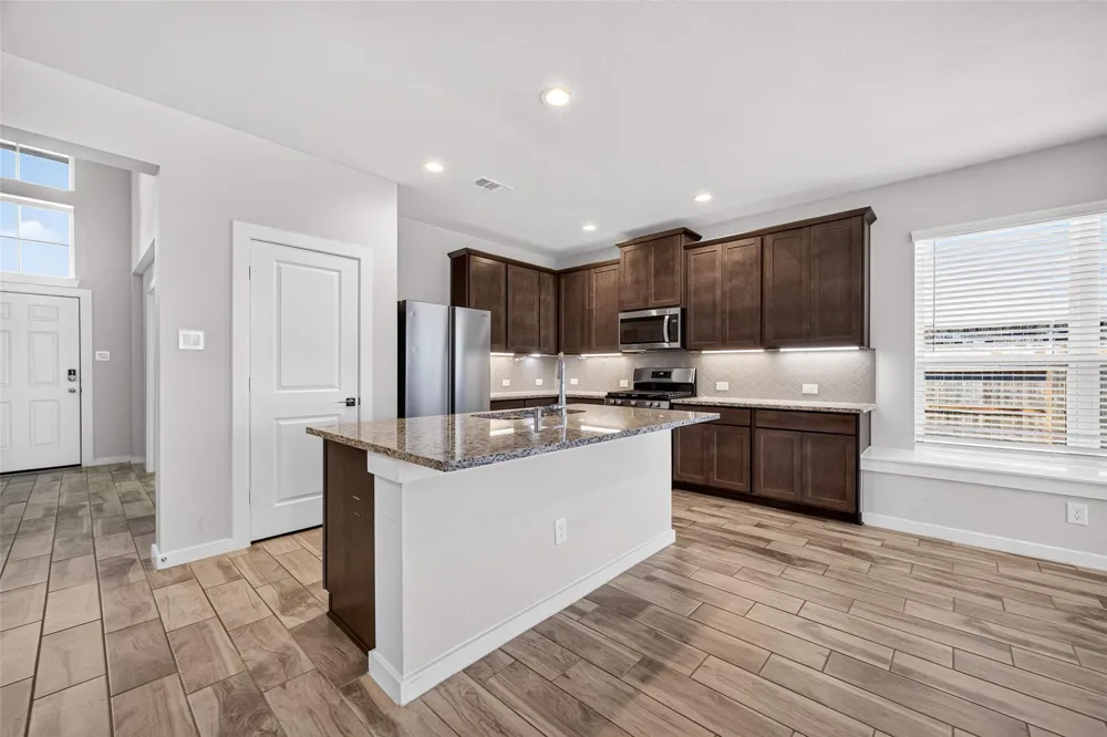 11319 Youngquist Drive Mont Belvieu, TX 77535