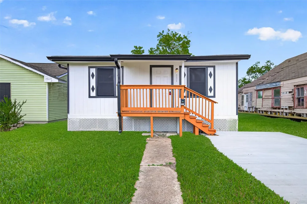 111 4th Street La Porte, TX 77571