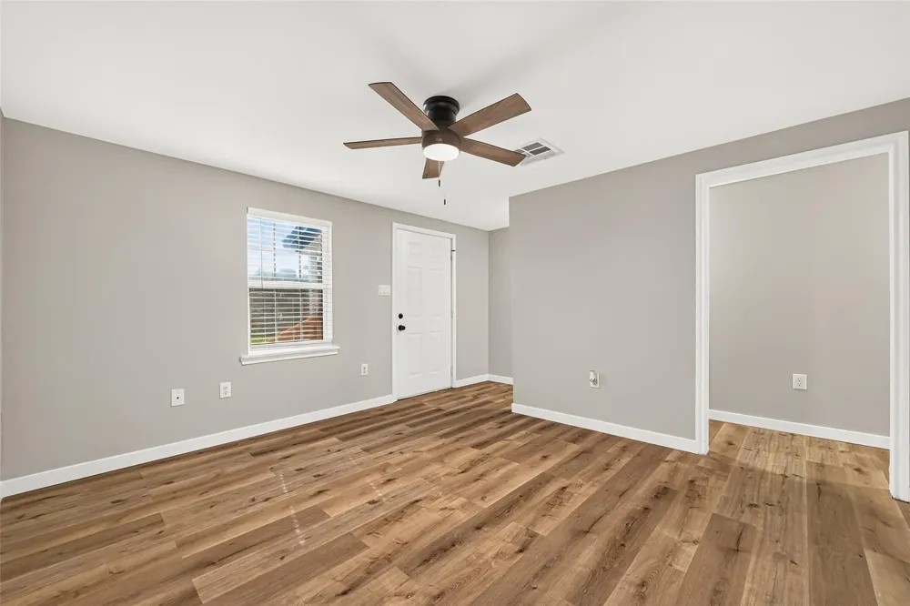 111 4th Street La Porte, TX 77571