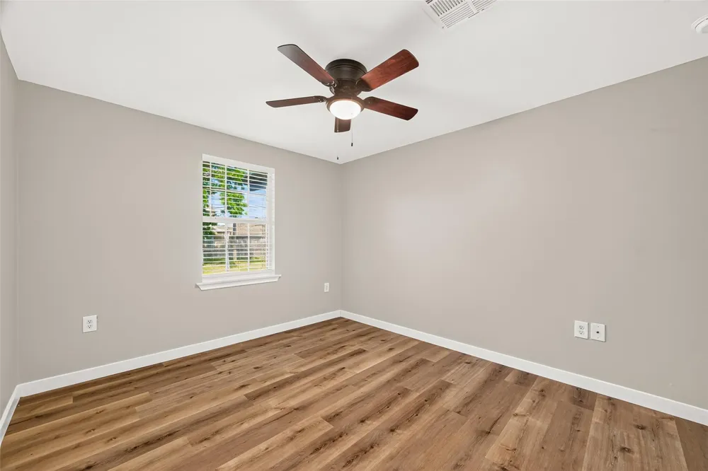 111 4th Street La Porte, TX 77571