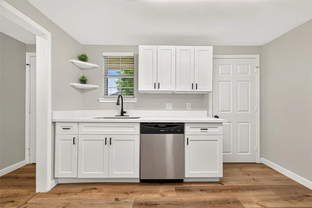 111 4th Street La Porte, TX 77571