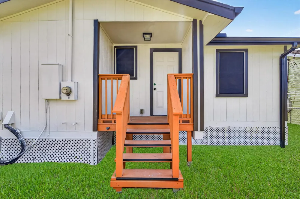 111 4th Street La Porte, TX 77571