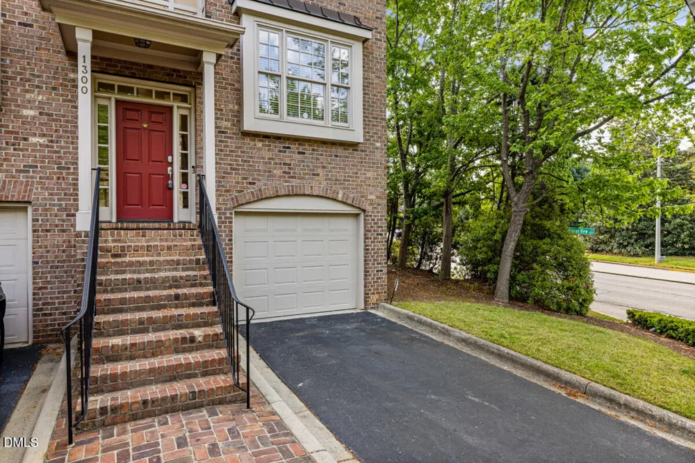 1300 Cameron View Court Raleigh, NC 27607