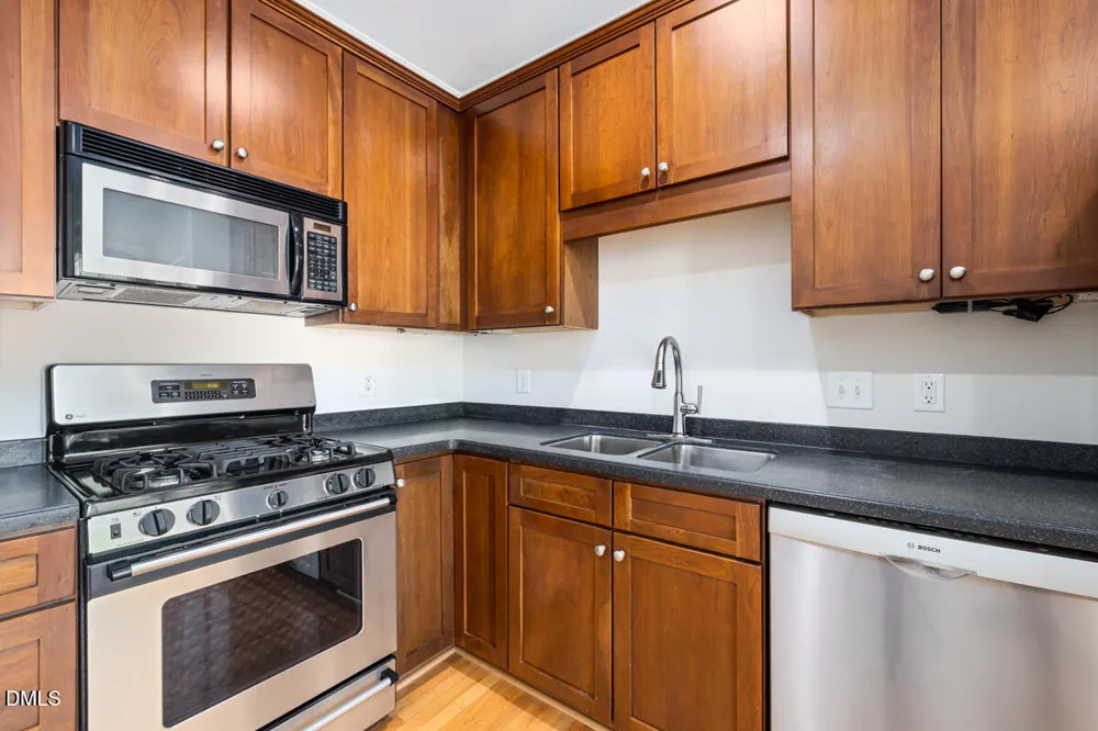 1300 Cameron View Court Raleigh, NC 27607