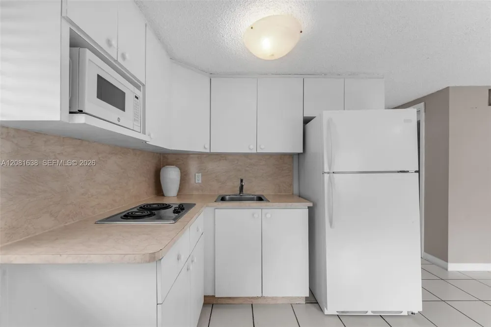 2018 SW 103rd Ct Miami, FL 33165