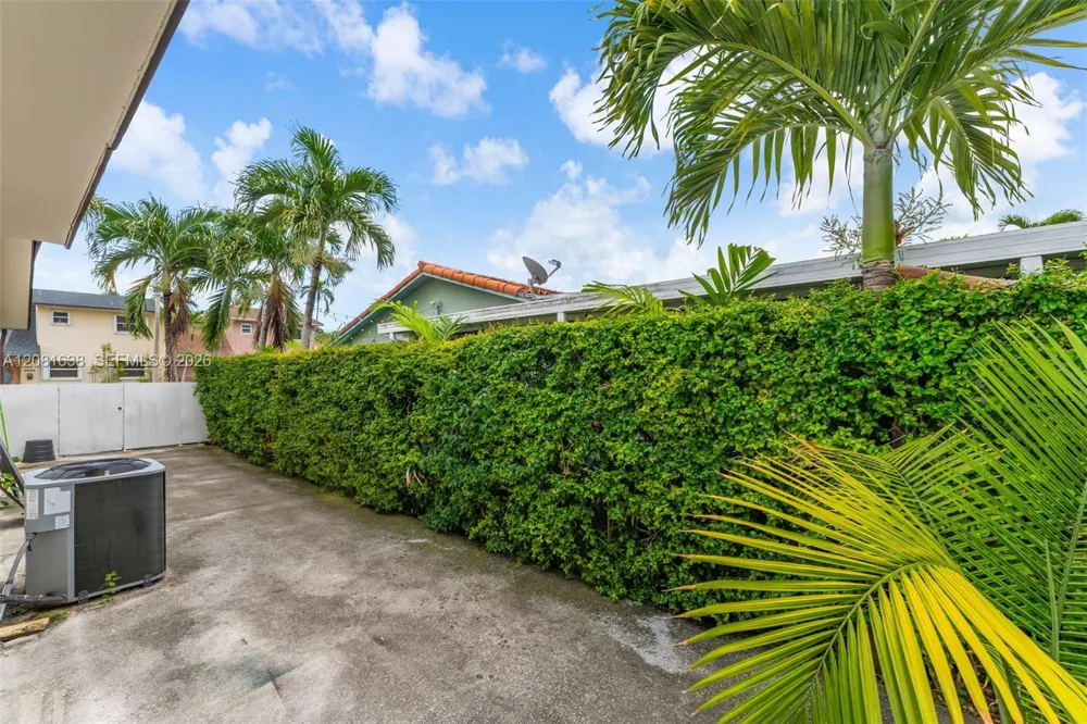 2018 SW 103rd Ct Miami, FL 33165