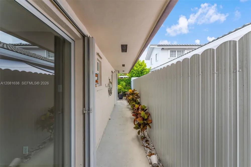 2018 SW 103rd Ct Miami, FL 33165