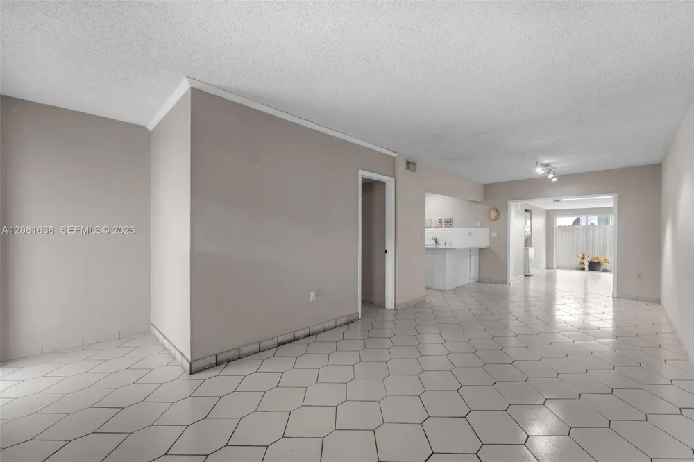 2018 SW 103rd Ct Miami, FL 33165