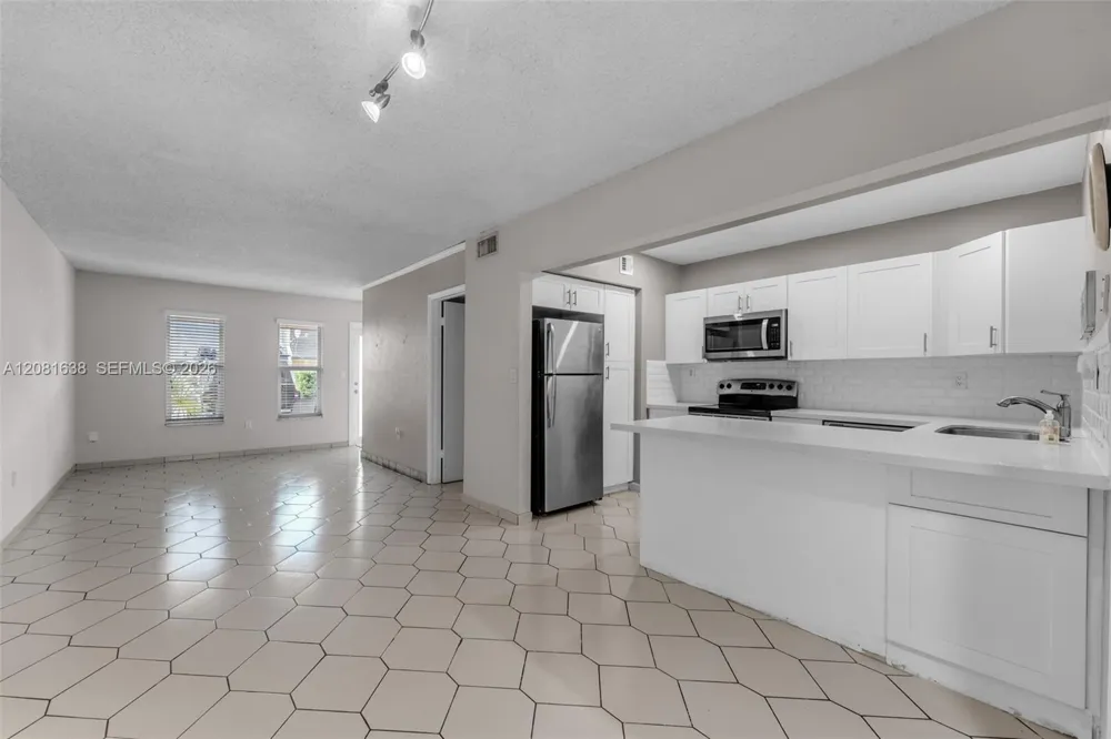 2018 SW 103rd Ct Miami, FL 33165