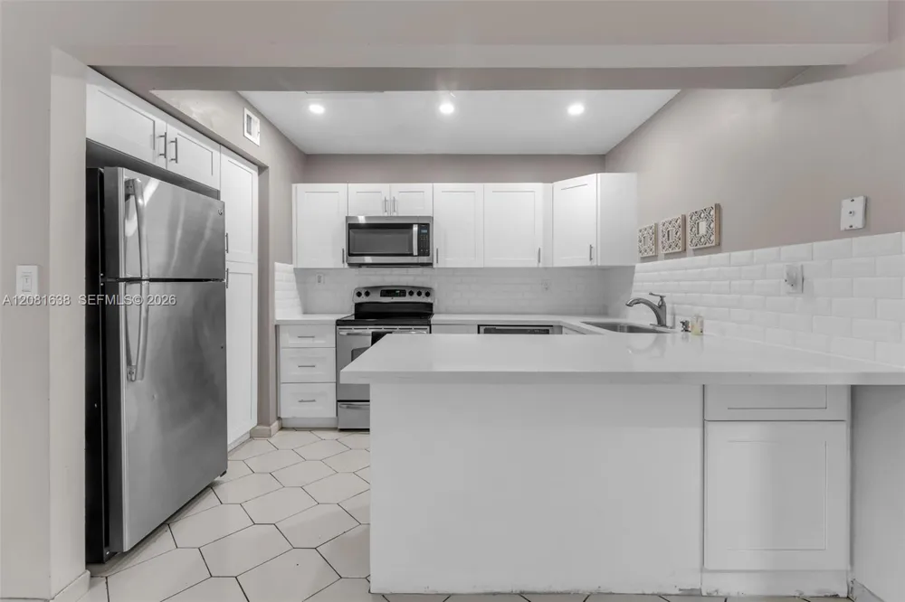 2018 SW 103rd Ct Miami, FL 33165