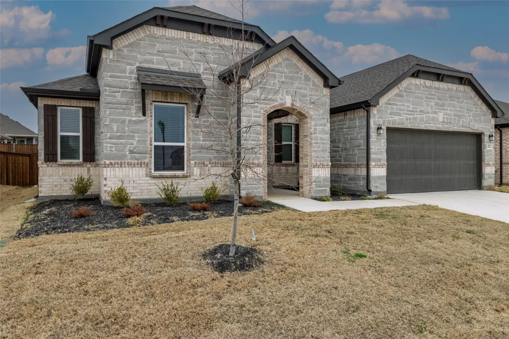 212 Colvin Lane Justin, TX 76247