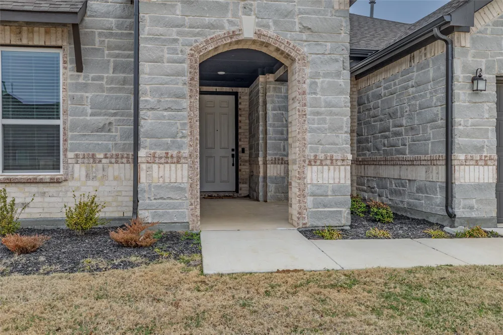212 Colvin Lane Justin, TX 76247