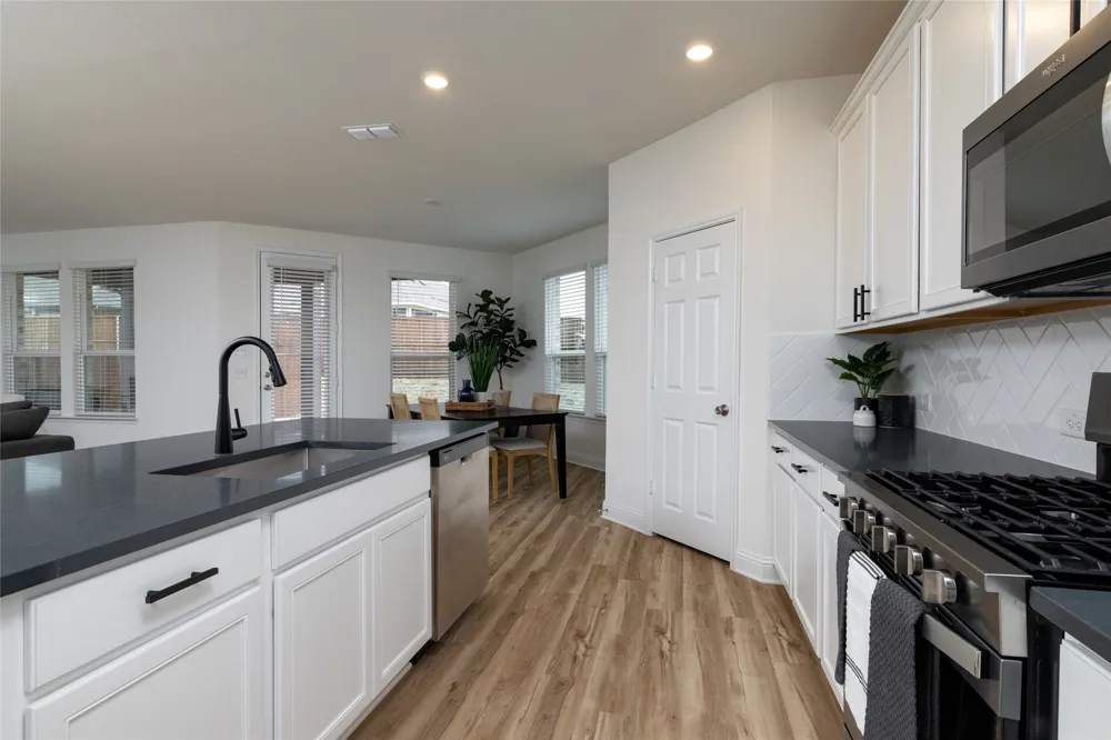 212 Colvin Lane Justin, TX 76247