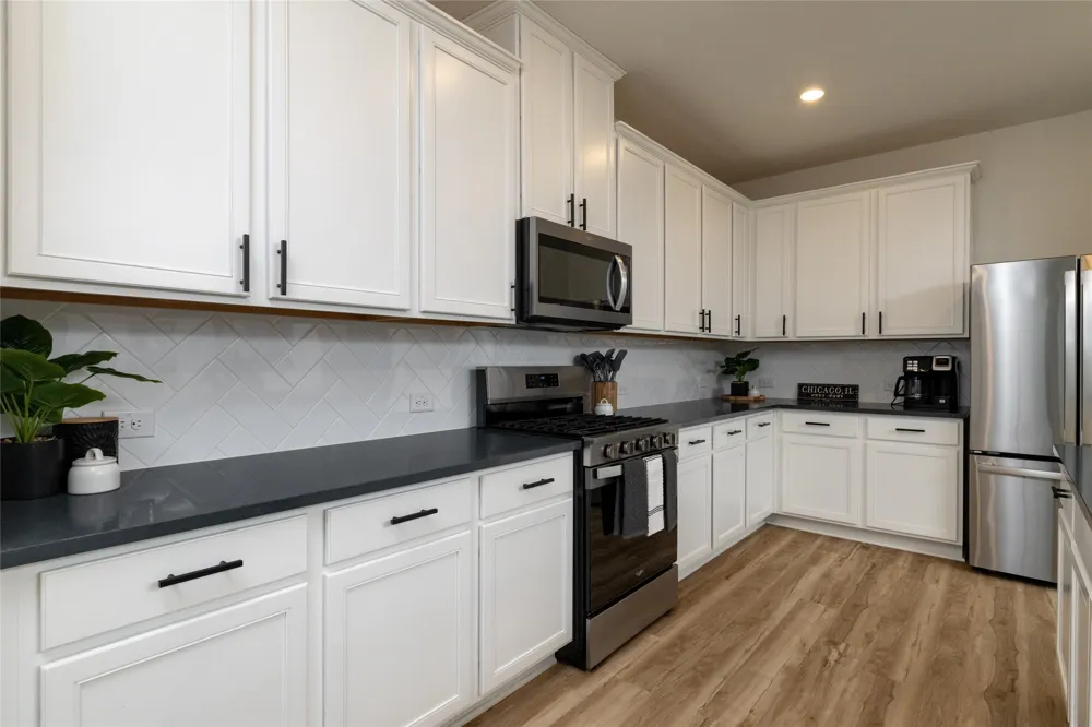 212 Colvin Lane Justin, TX 76247