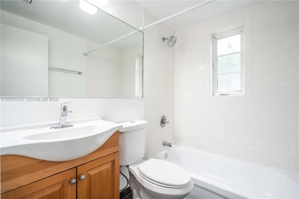 1007 Bay Dr #104 Miami Beach, FL 33141