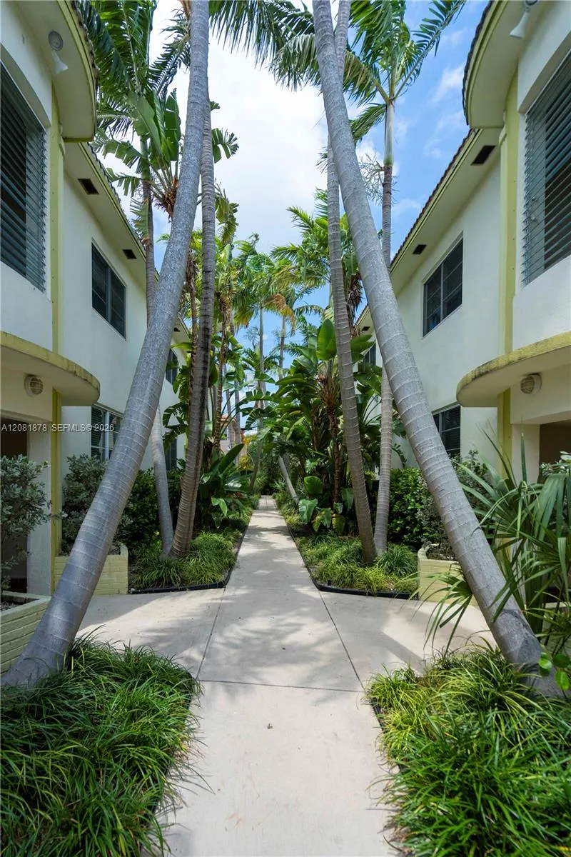 1007 Bay Dr #104 Miami Beach, FL 33141
