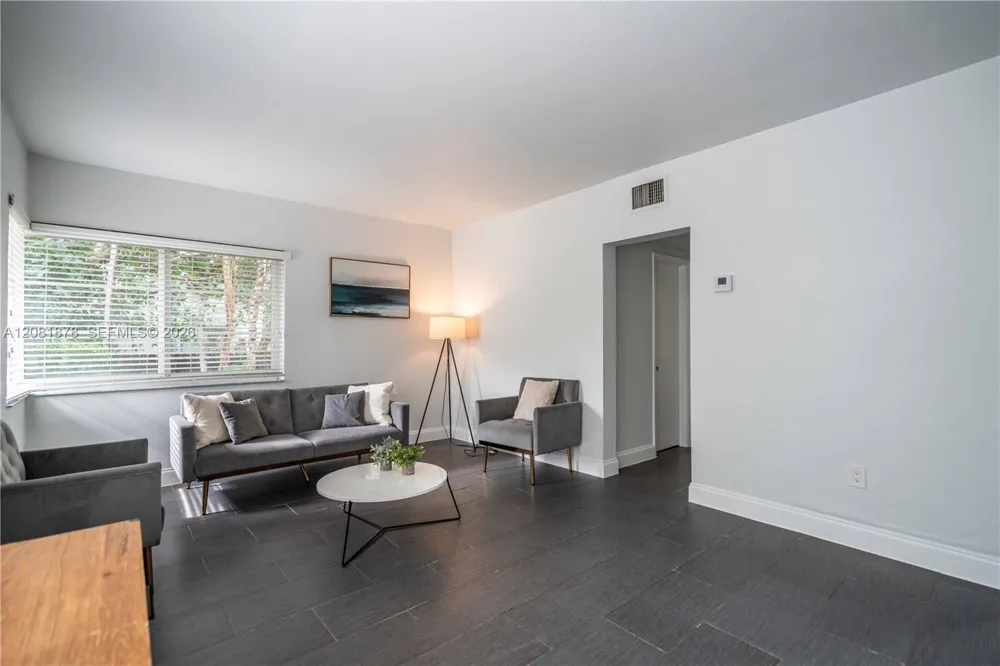 1007 Bay Dr #104 Miami Beach, FL 33141