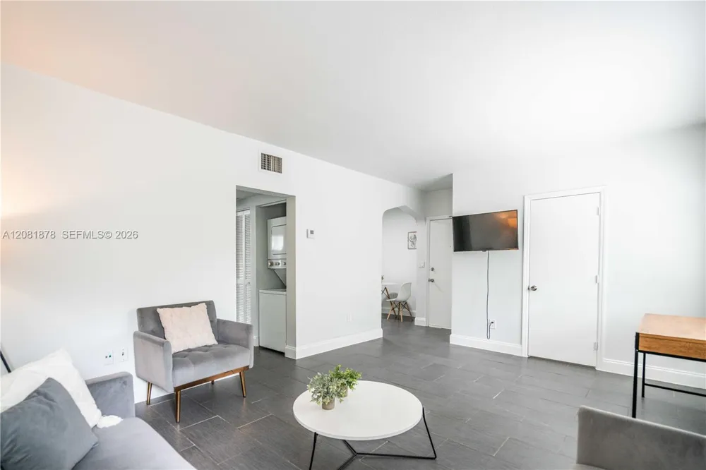 1007 Bay Dr #104 Miami Beach, FL 33141
