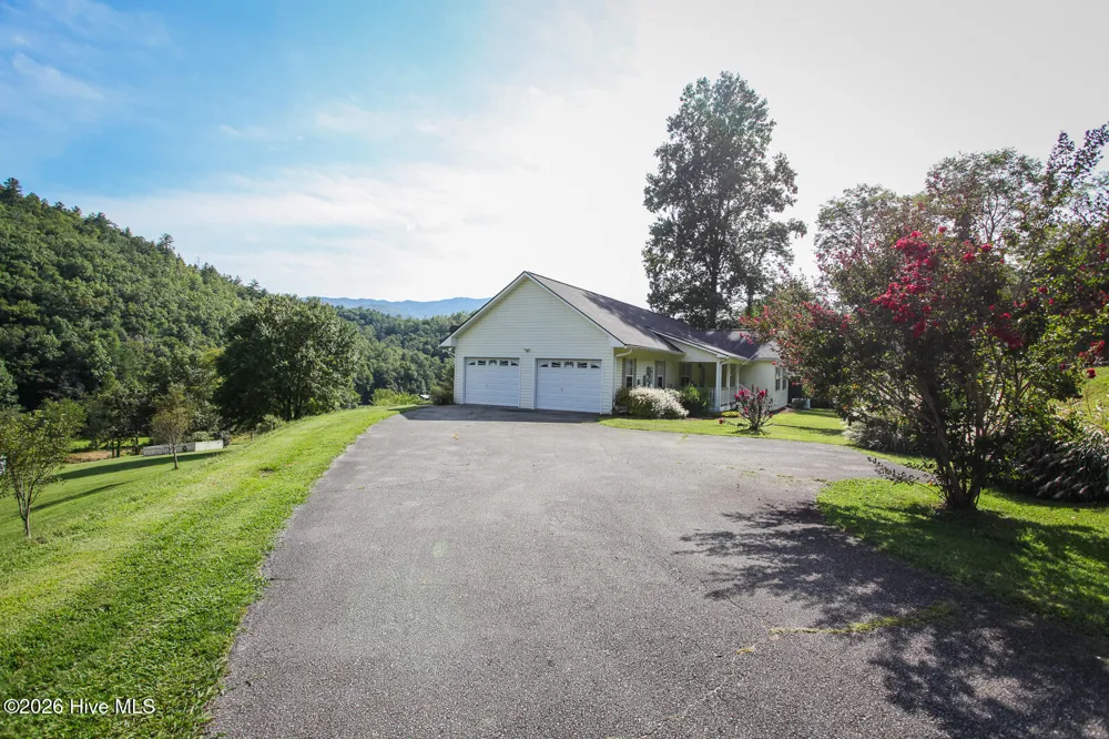 1056 Franks Creek Road Robbinsville, NC 28771