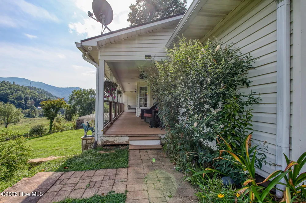 1056 Franks Creek Road Robbinsville, NC 28771