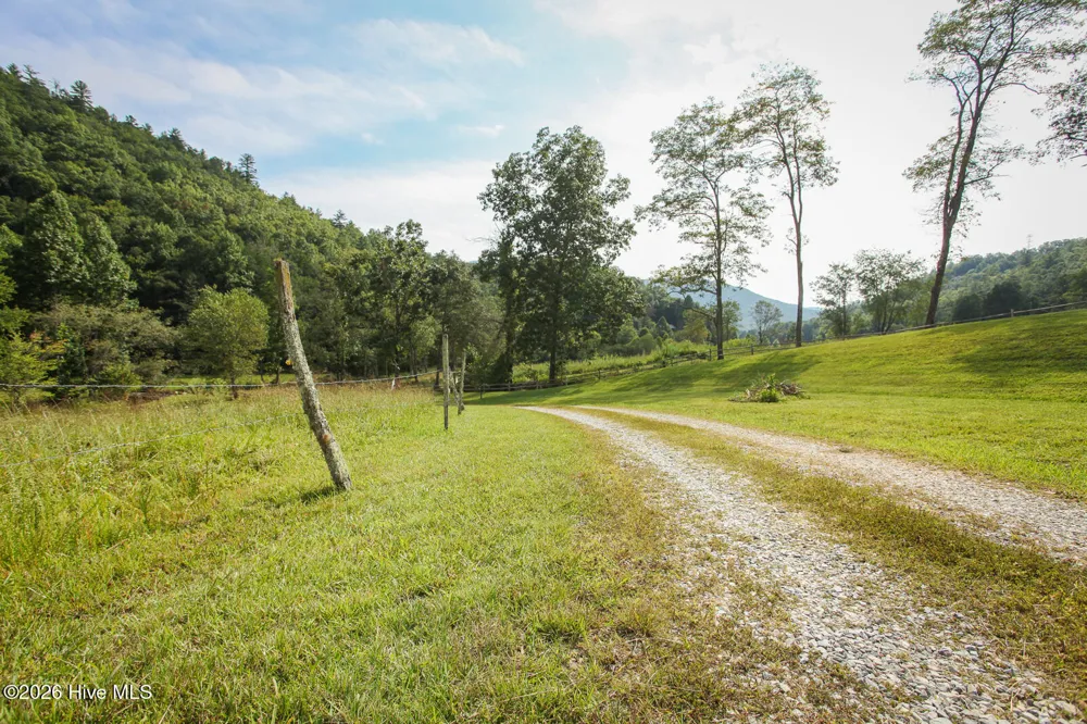 1056 Franks Creek Road Robbinsville, NC 28771
