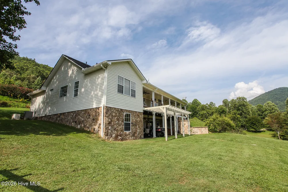 1056 Franks Creek Road Robbinsville, NC 28771