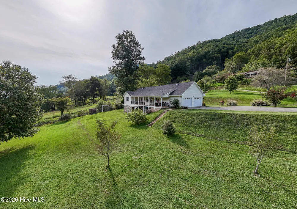 1056 Franks Creek Road Robbinsville, NC 28771