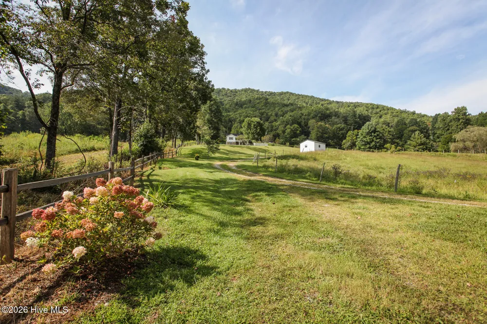 1056 Franks Creek Road Robbinsville, NC 28771