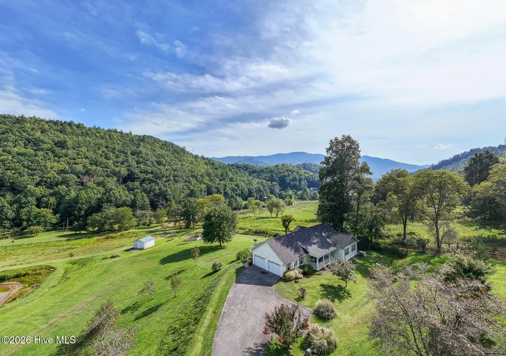 1056 Franks Creek Road Robbinsville, NC 28771