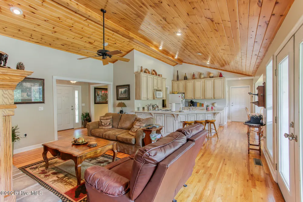 1056 Franks Creek Road Robbinsville, NC 28771
