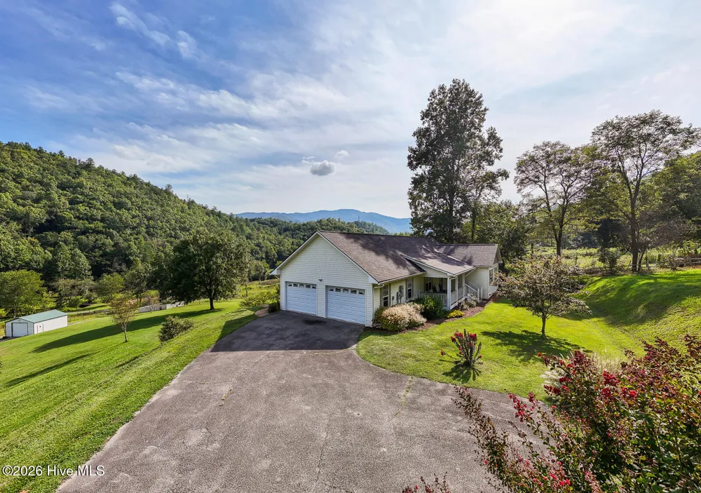 1056 Franks Creek Road Robbinsville, NC 28771