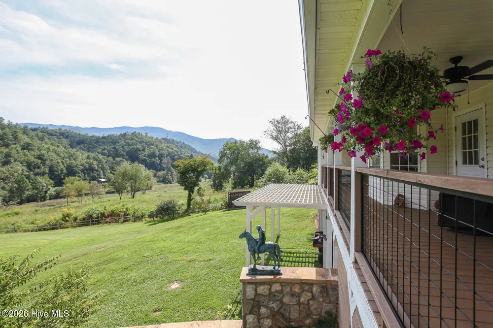 1056 Franks Creek Road Robbinsville, NC 28771