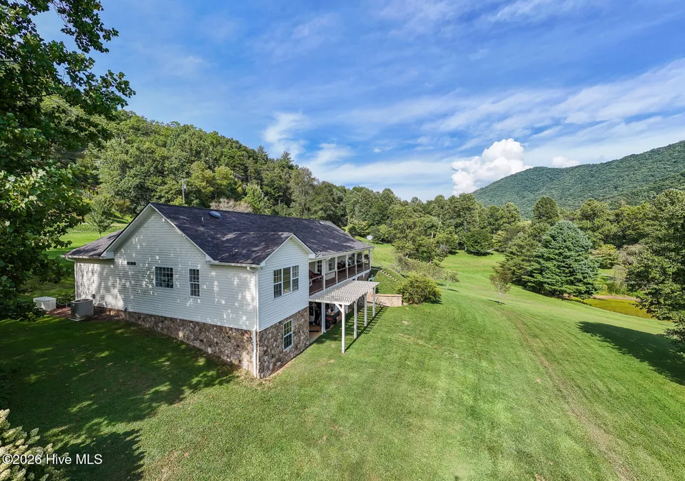 1056 Franks Creek Road Robbinsville, NC 28771