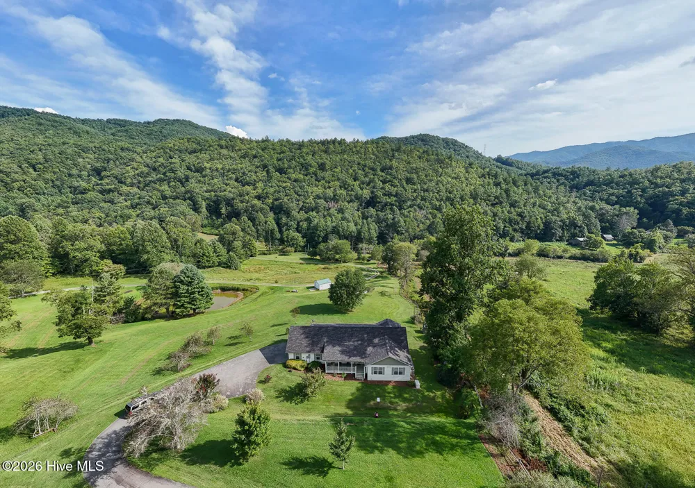 1056 Franks Creek Road Robbinsville, NC 28771
