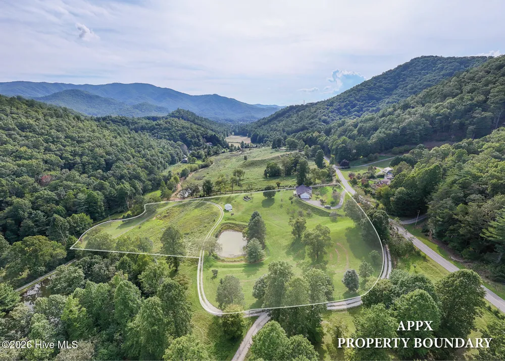 1056 Franks Creek Road Robbinsville, NC 28771