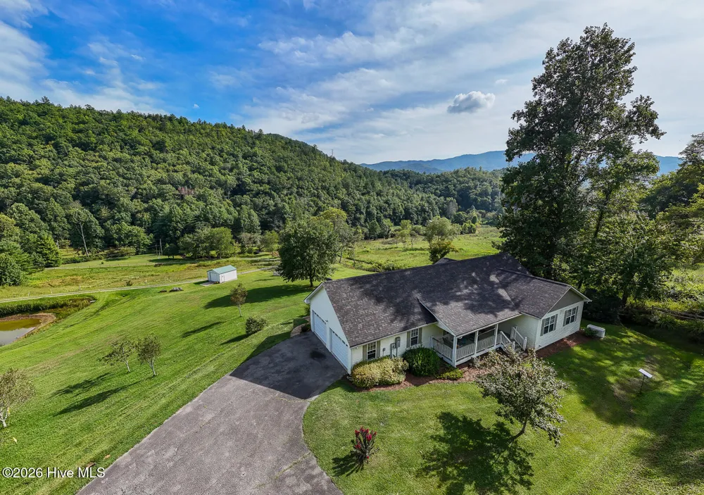 1056 Franks Creek Road Robbinsville, NC 28771