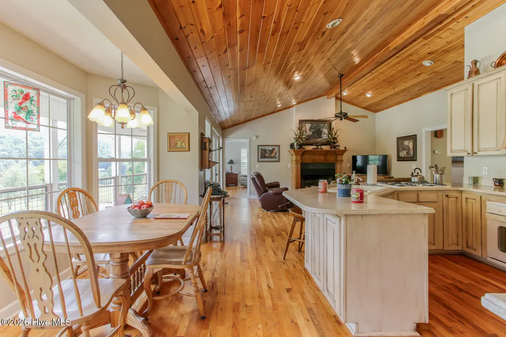 1056 Franks Creek Road Robbinsville, NC 28771