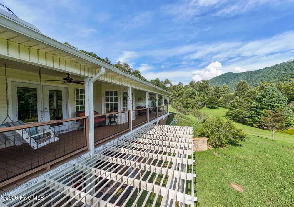1056 Franks Creek Road Robbinsville, NC 28771