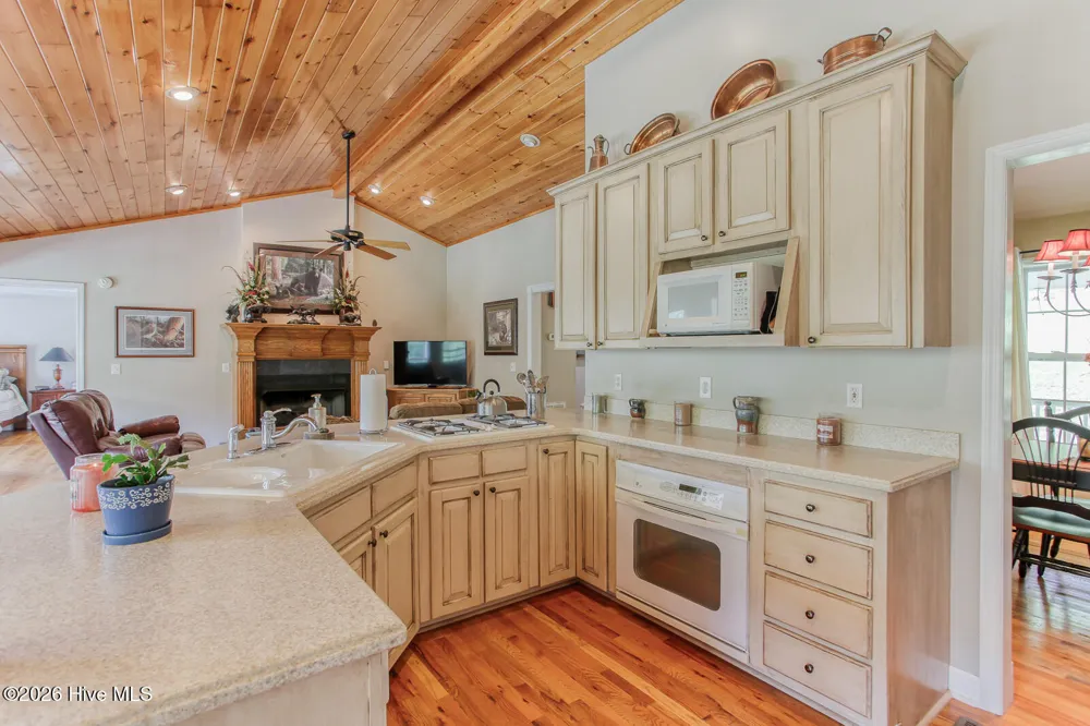 1056 Franks Creek Road Robbinsville, NC 28771