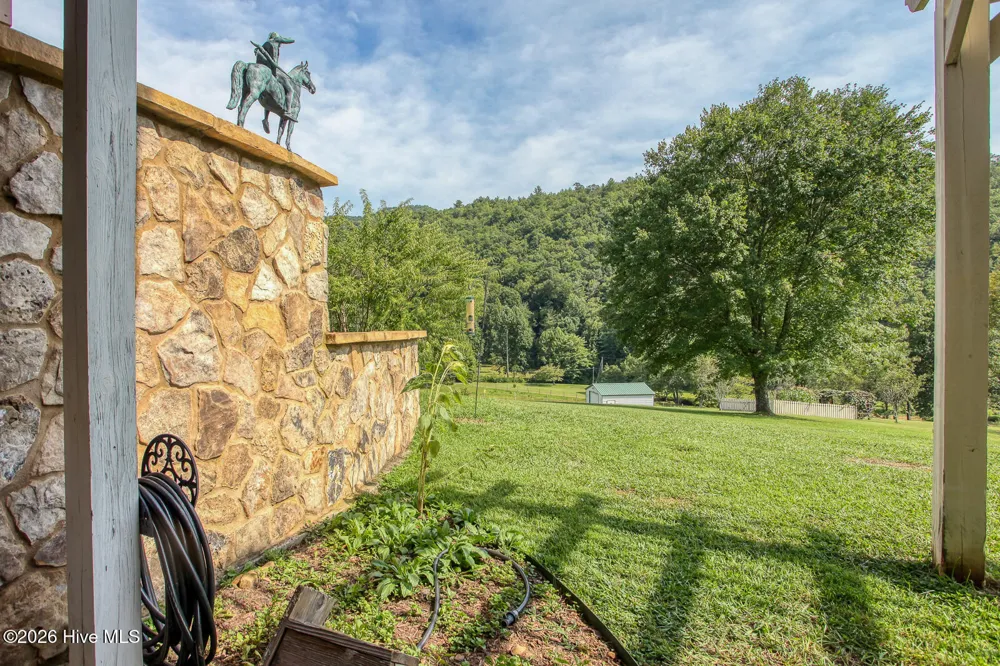 1056 Franks Creek Road Robbinsville, NC 28771