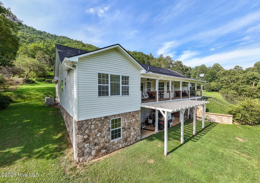 1056 Franks Creek Road Robbinsville, NC 28771
