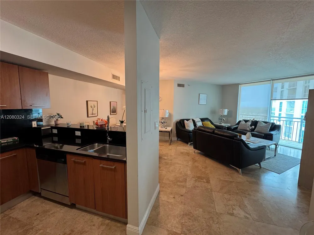 9055 SW 73rd Ct #1108 Miami, FL 33156