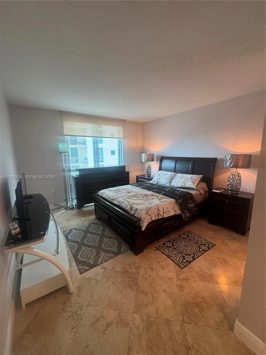 9055 SW 73rd Ct #1108 Miami, FL 33156