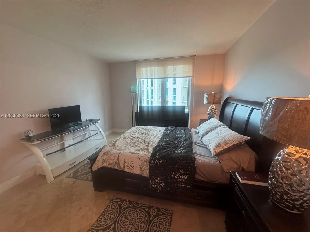 9055 SW 73rd Ct #1108 Miami, FL 33156