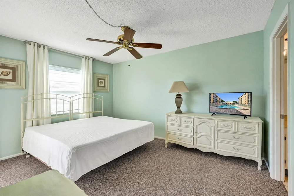 308 GOLFVIEW ROAD #406 North Palm Beach, FL 33408