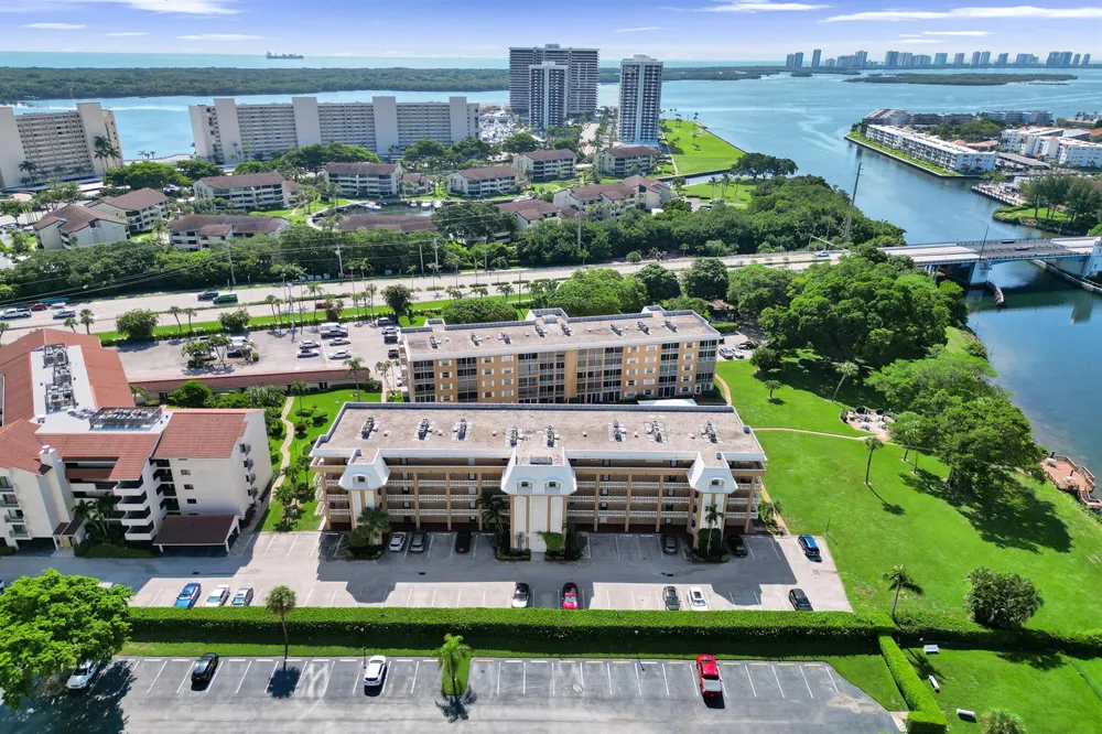 308 GOLFVIEW ROAD #406 North Palm Beach, FL 33408