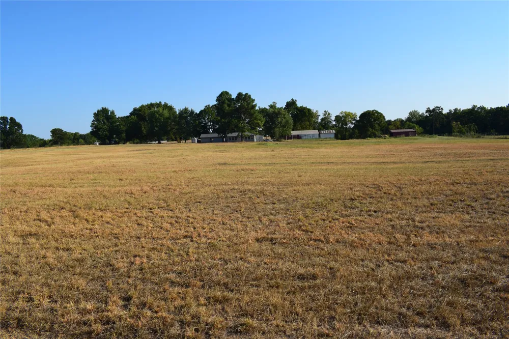 67451 E County Road 175 Road Wyandotte, OK 74370