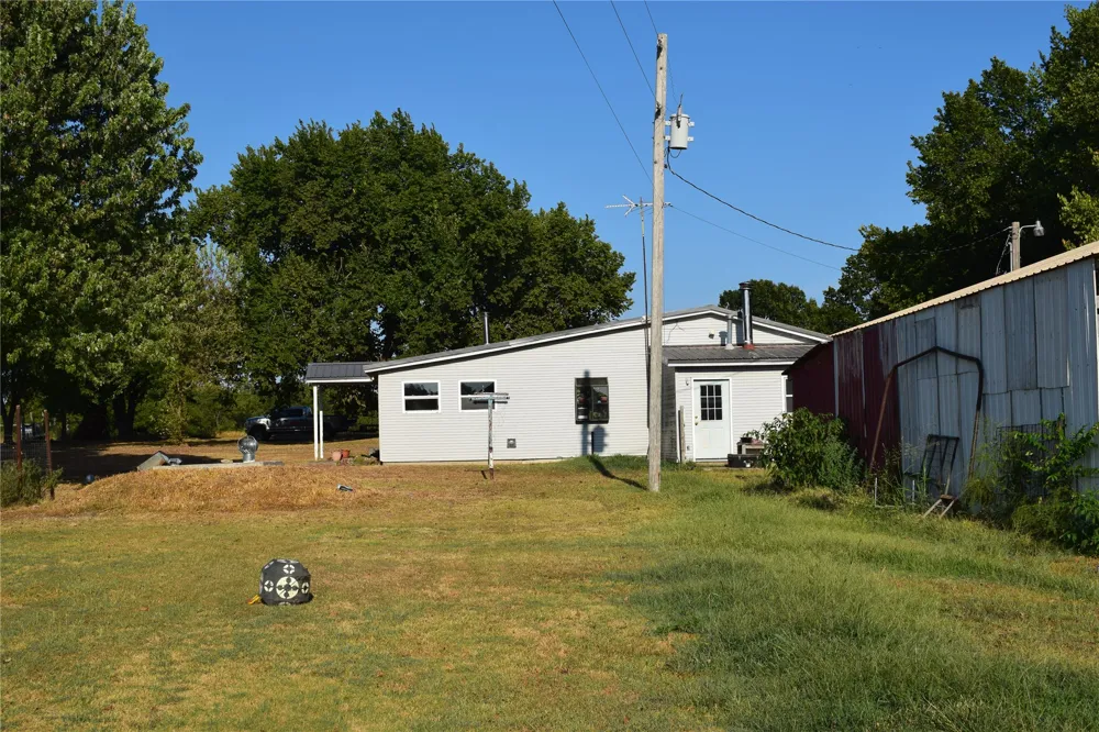 67451 E County Road 175 Road Wyandotte, OK 74370