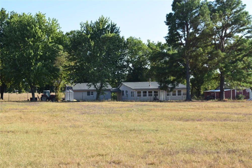 67451 E County Road 175 Road Wyandotte, OK 74370